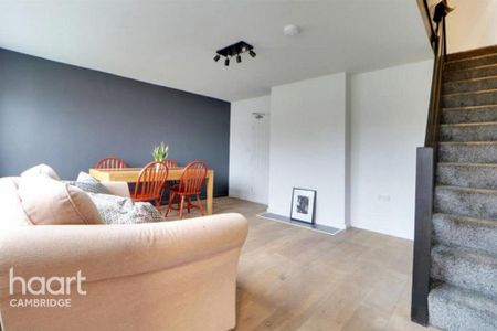 1 bedroom in a house share to rent - Photo 2