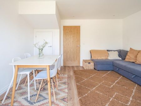 2 bedroom semi-detached house to rent - Photo 3