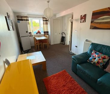 Room in a Shared House, Nesbitt Road, BN2 - Photo 2