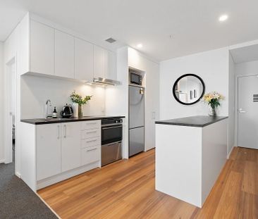 Luxury Brand New 2BR Retreat + Sea view! - Photo 6