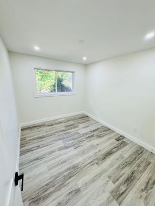 For Lease - 1 - 6 CRAIG Drive, Kitchener, Ontario - Photo 1