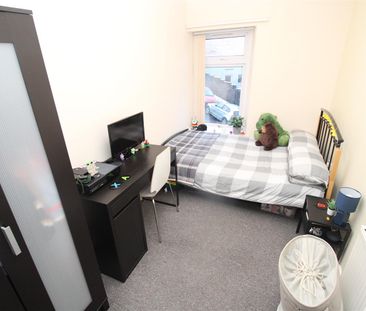 Flat For Rent 1 Stow Hill, Pontypridd - Photo 4
