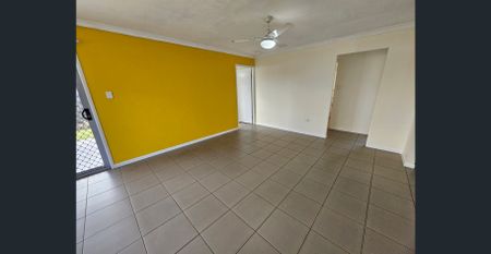 4 Bedroom Brick Home in convenient location - Photo 3