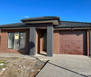 Cozy Four Bedroom Family House in Truganina - Photo 1