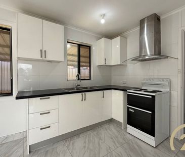 3 Bedroom Family Home, Located In Busby! - Photo 2