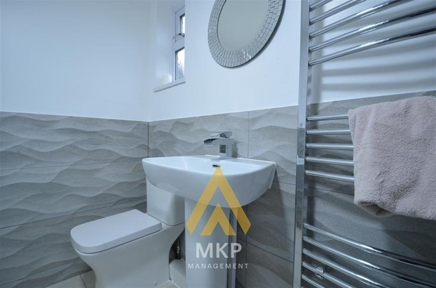 4 bedroom terraced house to rent - Photo 1