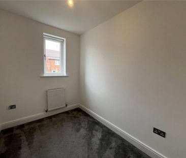 4 bedroom semi-detached house to rent - Photo 1