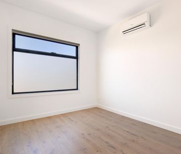 3 Mullavey Place, Werribee VIC 3030 - Townhouse For Rent | Domain - Photo 5