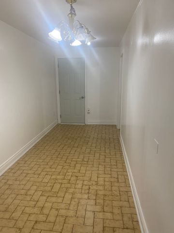 For Lease - 3972 Brandon Gate Drive, Mississauga, Ontario - Photo 2