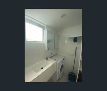Renovated Studio with Amazing Views - Furnished - Photo 6