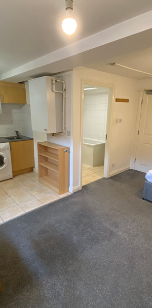 Studio to rent - Photo 1