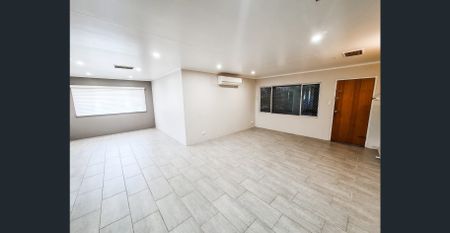 Spacious and solid - Photo 2