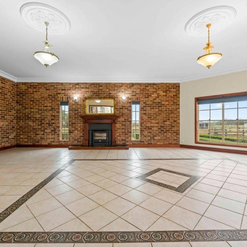 Residential rental with Equine Facilities - Photo 1