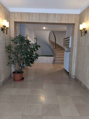 2 pièces - Meublé - 43 m² - 6ème étage - Colocation non autorisée - Photo 2