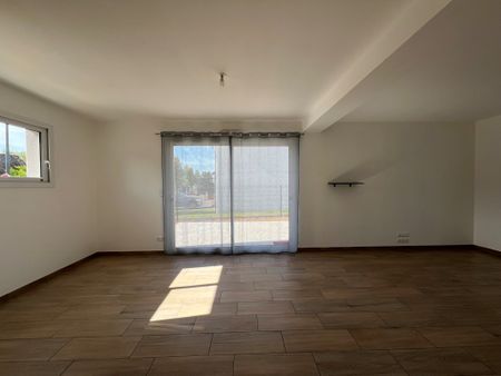 Location Maison 7 pièces 135m² SARGE LES LE MANS 72190 - Photo 3