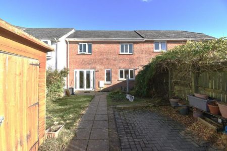 2 bedroom terraced house to rent - Photo 3