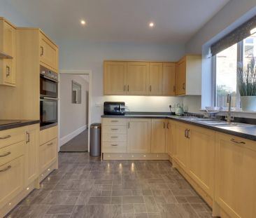 4 bedroom terraced house to rent - Photo 1