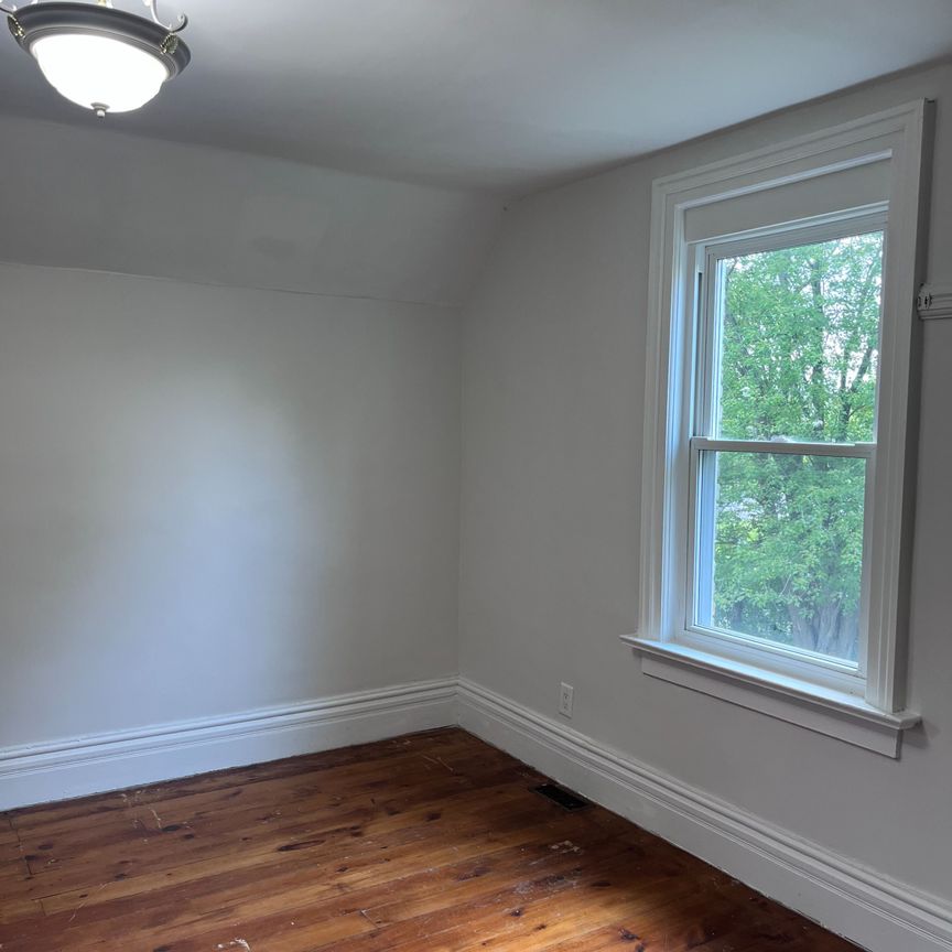 For Lease - 22156 Leslie Street, East Gwillimbury, Ontario - Photo 1