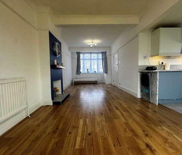 Fairview Avenue, Rainham, RM13 - Photo 4