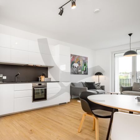 Modern Urban Life - Photo 5