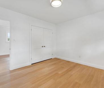 For Lease - 10 West Hampton Road, St. Catharines, Ontario - Photo 4