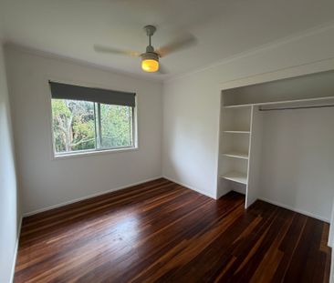 Margate Family Home - Dual Living Possibility - Photo 5