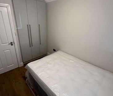 Whytecroft, Hounslow, TW5 - Photo 3