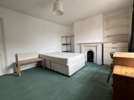 4 bedroom semi-detached house to rent - Photo 5