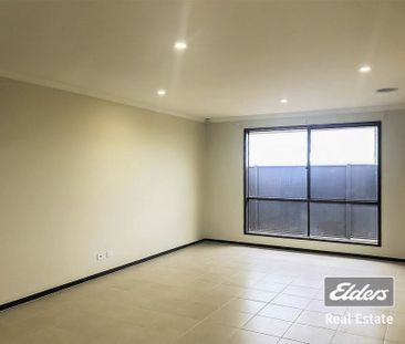 Beautiful Home – Ready for You to Move In! - Photo 3