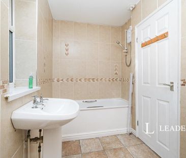 3 bedroom terraced house to rent - Photo 4