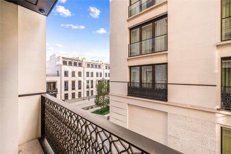 Chelsea Barracks in Belgravia is a world-class master plan comprising a rare collection of apartments and townhouses within garden squares across five acres of new public space - Photo 3