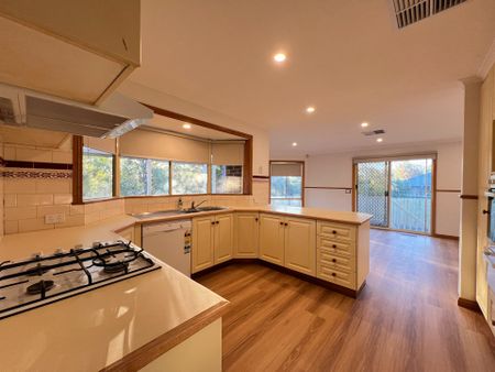 3 Bedroom Home close to schools - Photo 3