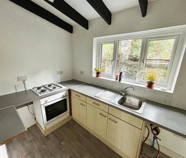 Jubilee Road, Six Bells, ABERTILLERY - Photo 3