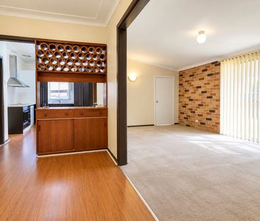 SPACIOUS DOUBLE BRICK HOME WITH OVERSIZED GARAGE - Photo 3