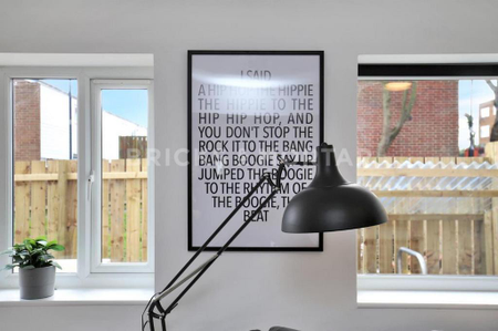 1 bedroom in a house share to rent - Photo 4