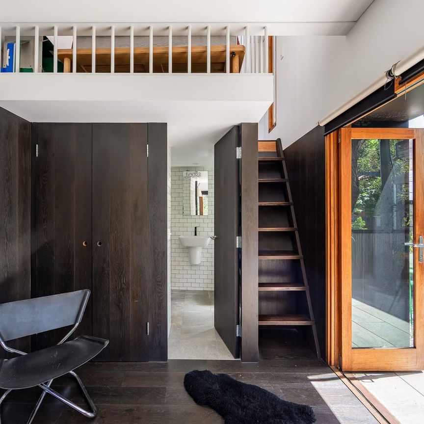 Waterloo House for Lease: 3BR, Courtyard, Garage, Pets Allowed, $1500/week - Photo 1