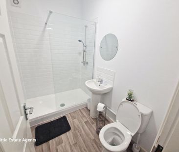 1 bedroom in a house share to rent - Photo 6