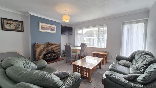 2 bedroom maisonette to rent - Photo 1