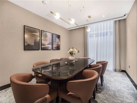 Eden Grove, Staines-upon-Thames, Windsor and Maidenhead, TW18 4ZT - Photo 2