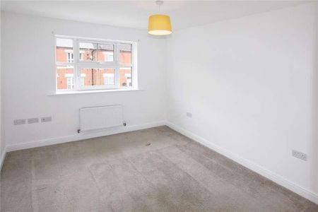 Grove Road, Rushden, Northants, NN10 - Photo 3