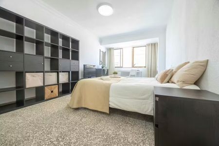 Calle Reig Genovés, Valencia, Valencian Community 46019 - Photo 2