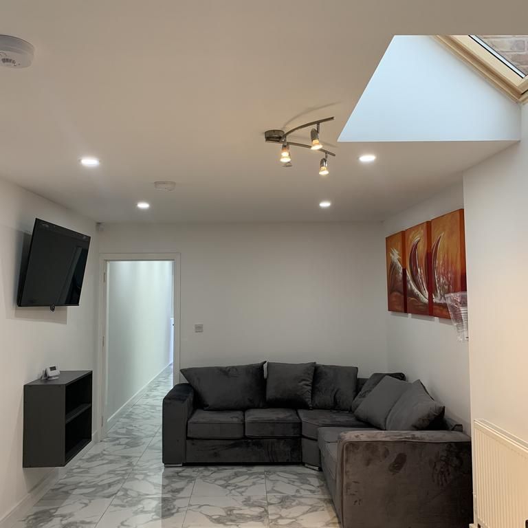 5 bedroom apartment to rent - Photo 1