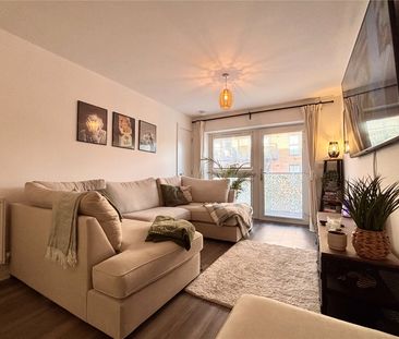 Station Road, Hook, Hampshire, RG27 - Photo 2