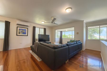 Charming 3-Bedroom Family Home with Rumpus and Study - Ideal Location in Raceview - Photo 5