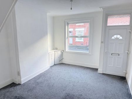 2 bedroom terraced house to rent - Photo 4