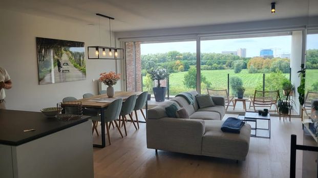 Appartement te huur - Photo 1