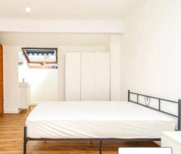 Room in a Shared House, Foxhall Road, NG7 - Photo 4