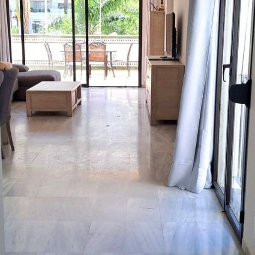 2 Bedroom Apartment For Rent in Puerto Banús, Málaga - Photo 1