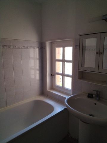Location Appartement 4 pièces 75m² BAYEUX 14400 - Photo 3