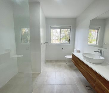 Private & low maintenance two-bedroom granny flat. - Photo 5